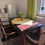 Grosses Monteurhaus Zur Alleinigen Nutzung In - Maximal 6 Personen - 4 Schlafzimmer Daire Duisburg