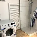 Grosses Monteurhaus Zur Alleinigen Nutzung In - Maximal 6 Personen - 4 Schlafzimmer Daire Duisburg