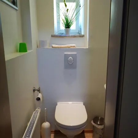 Grosses Monteurhaus Zur Alleinigen Nutzung In Duisburg - Maximal 6 Personen - 4 Schlafzimmer