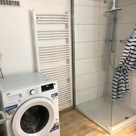 Grosses Monteurhaus Zur Alleinigen Nutzung In - Maximal 6 Personen - 4 Schlafzimmer דירה דיסבורג