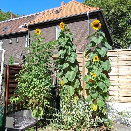 Appartamento Grosses Monteurhaus Zur Alleinigen Nutzung In Duisburg - Maximal 6 Personen - 4 Schlafzimmer Duisburgo