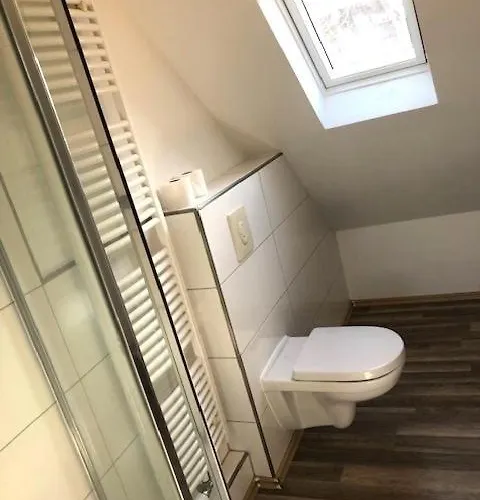 Grosses Monteurhaus Zur Alleinigen Nutzung In Duisburg - Maximal 6 Personen - 4 Schlafzimmer