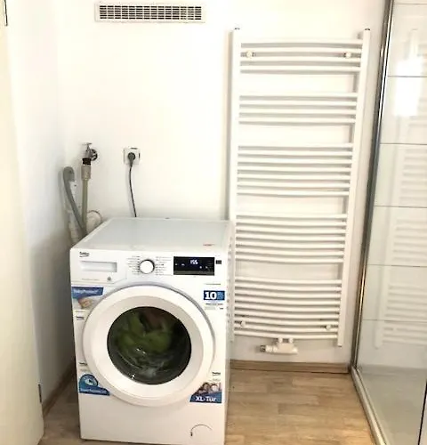 Grosses Monteurhaus Zur Alleinigen Nutzung In Duisburg - Maximal 6 Personen - 4 Schlafzimmer * Duisburgo