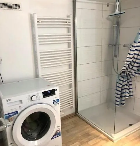 Grosses Monteurhaus Zur Alleinigen Nutzung In Duisburg - Maximal 6 Personen - 4 Schlafzimmer Appartamento Duisburgo