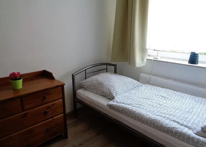 Grosses Monteurhaus Zur Alleinigen Nutzung In Duisburg - Maximal 6 Personen - 4 Schlafzimmer * Duisburgo