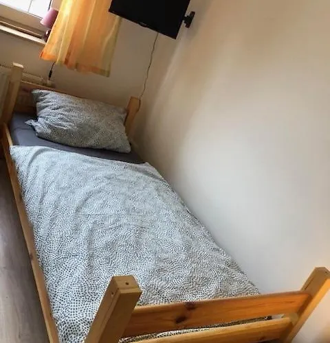 Grosses Monteurhaus Zur Alleinigen Nutzung In Duisburg - Maximal 6 Personen - 4 Schlafzimmer * Duisburgo